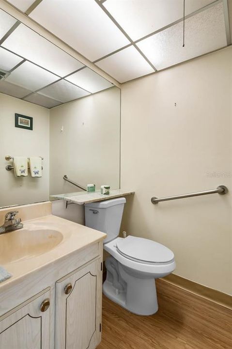 For Sale: $78,500 (1 beds, 1 baths, 800 Square Feet)