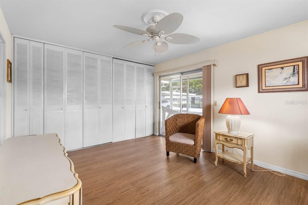 For Sale: $78,500 (1 beds, 1 baths, 800 Square Feet)