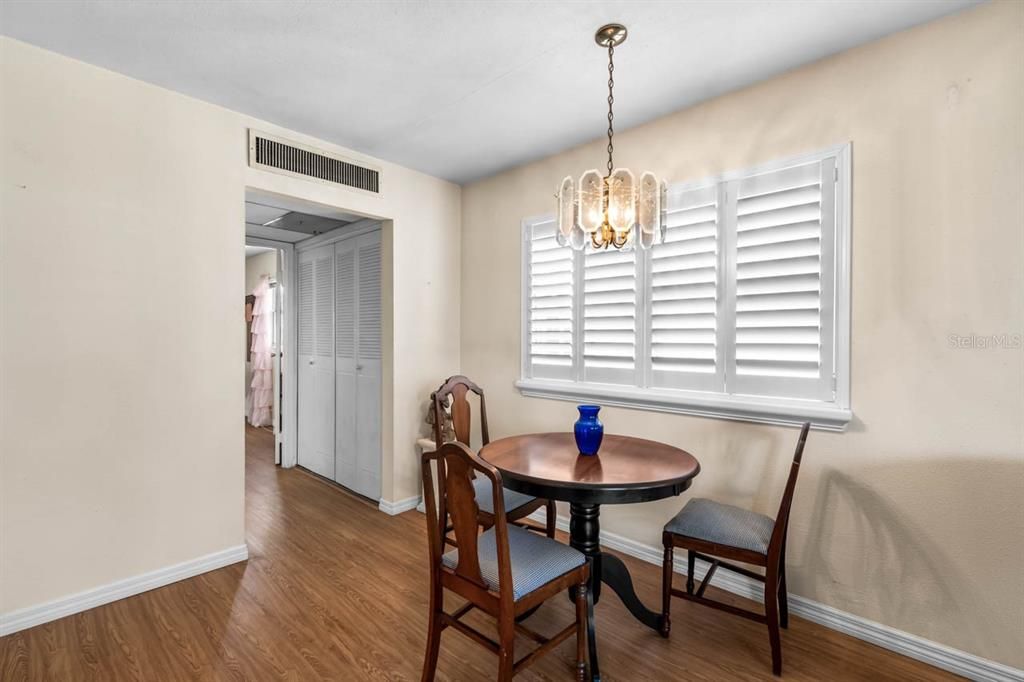 For Sale: $78,500 (1 beds, 1 baths, 800 Square Feet)
