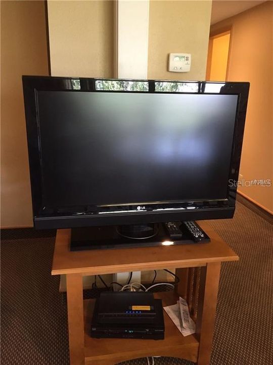 For Rent: $1,300 (0 beds, 1 baths, 610 Square Feet)