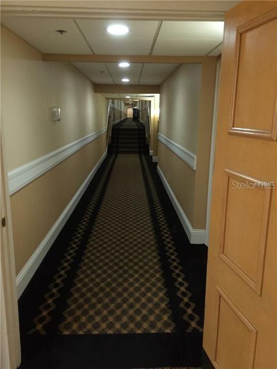 For Rent: $1,300 (0 beds, 1 baths, 610 Square Feet)