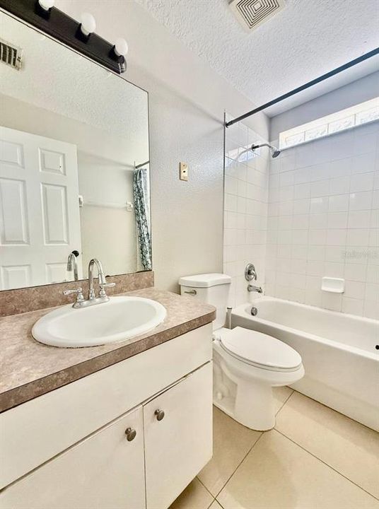 В аренду: $1,800 (3 спален, 2 ванн, 1238 Квадратных фут)