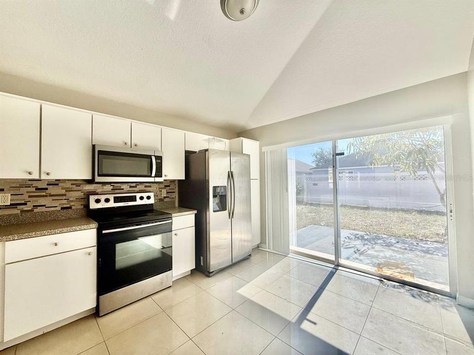 В аренду: $1,800 (3 спален, 2 ванн, 1238 Квадратных фут)