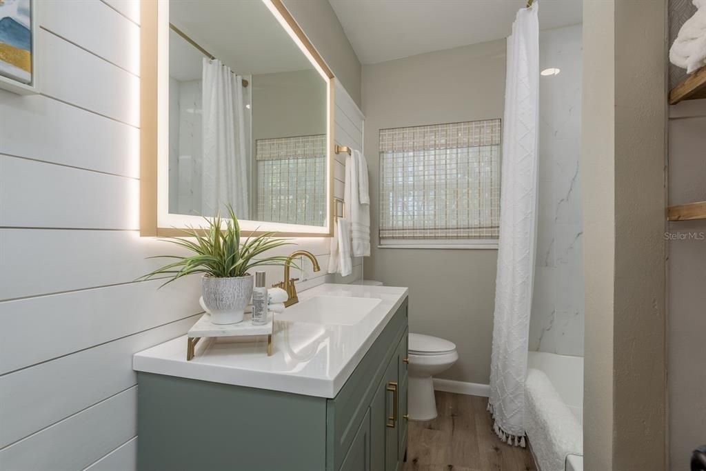 For Sale: $299,000 (2 beds, 1 baths, 1088 Square Feet)
