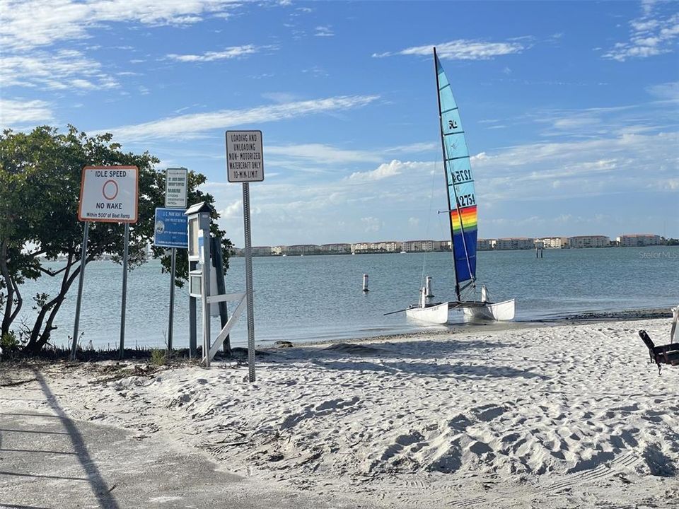 待售: $300,000 (0.20 acres)