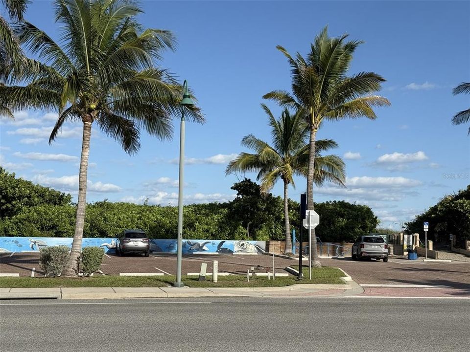 待售: $300,000 (0.20 acres)