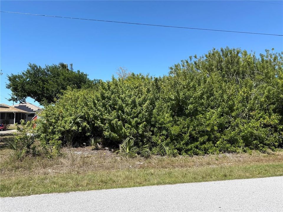 待售: $125,000 (0.23 acres)