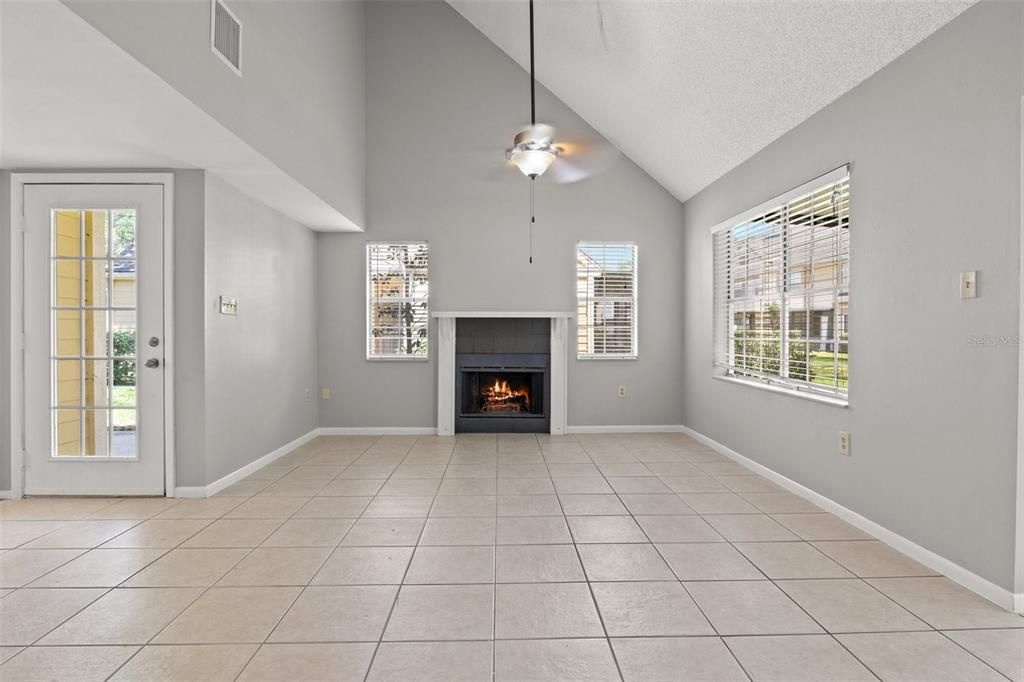 На продажу: $275,000 (3 спален, 2 ванн, 1534 Квадратных фут)