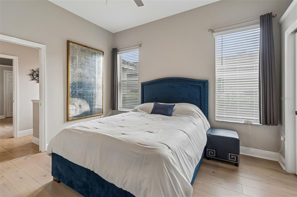 Activo con contrato: $1,225,000 (4 camas, 3 baños, 3719 Pies cuadrados)
