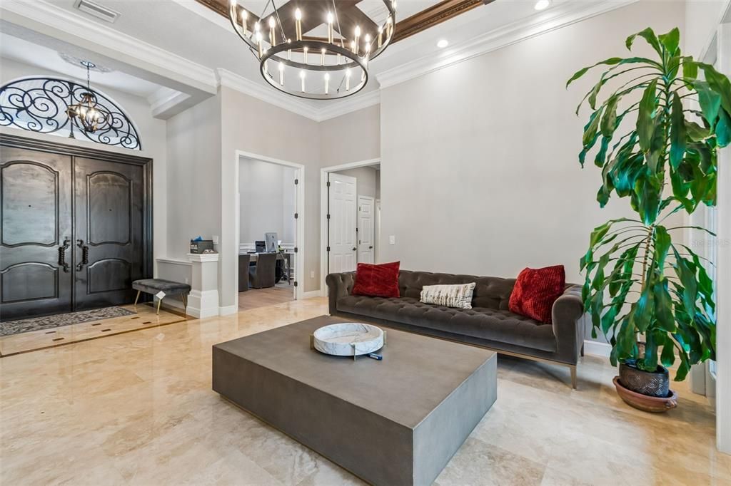 Activo con contrato: $1,225,000 (4 camas, 3 baños, 3719 Pies cuadrados)