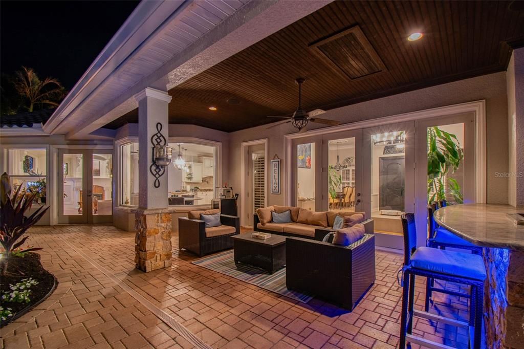 Activo con contrato: $1,225,000 (4 camas, 3 baños, 3719 Pies cuadrados)