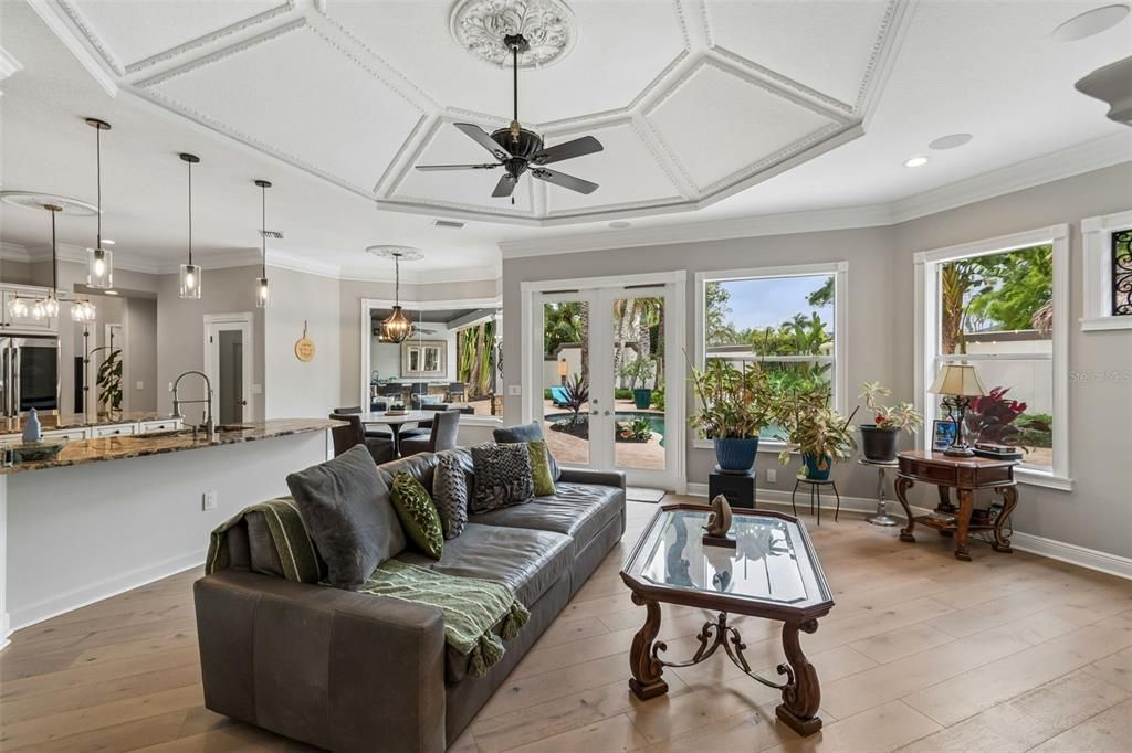 Activo con contrato: $1,225,000 (4 camas, 3 baños, 3719 Pies cuadrados)