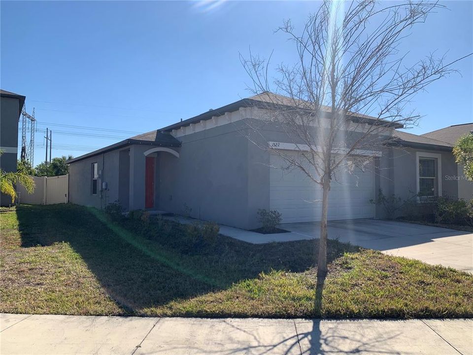 Activo con contrato: $229,000 (4 camas, 2 baños, 1841 Pies cuadrados)
