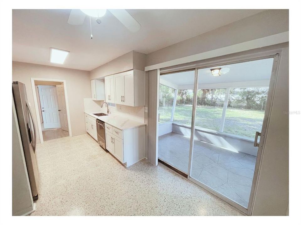 Под контрактом: $2,300 (2 спален, 1 ванн, 1209 Квадратных фут)