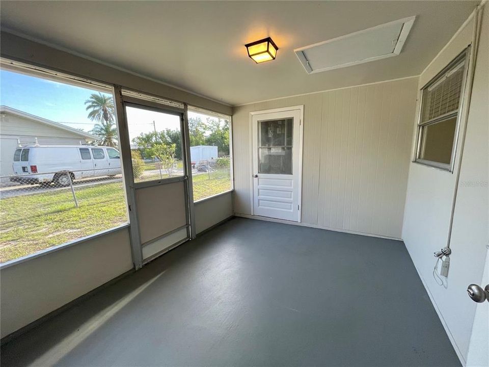 For Rent: $1,650 (2 beds, 1 baths, 882 Square Feet)