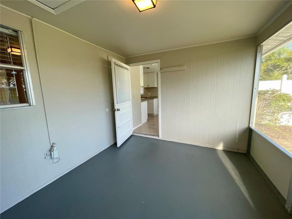 For Rent: $1,650 (2 beds, 1 baths, 882 Square Feet)