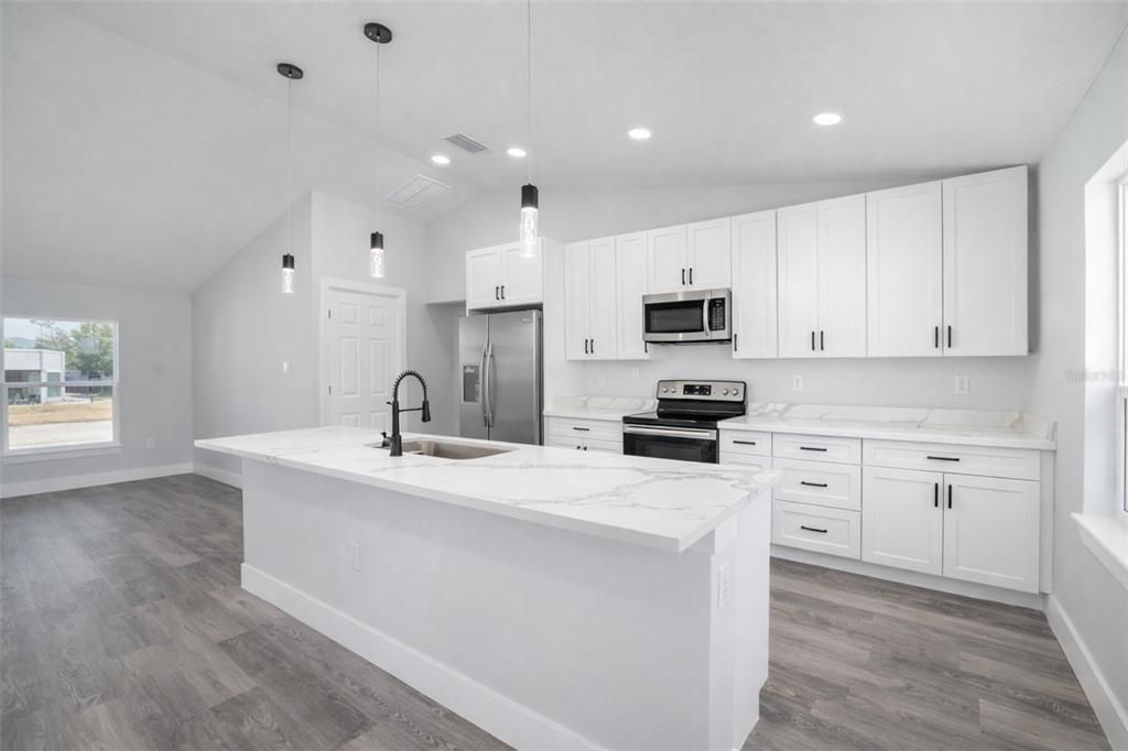 For Sale: $269,999 (3 beds, 2 baths, 1576 Square Feet)