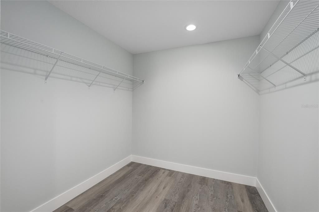 For Sale: $269,999 (3 beds, 2 baths, 1576 Square Feet)