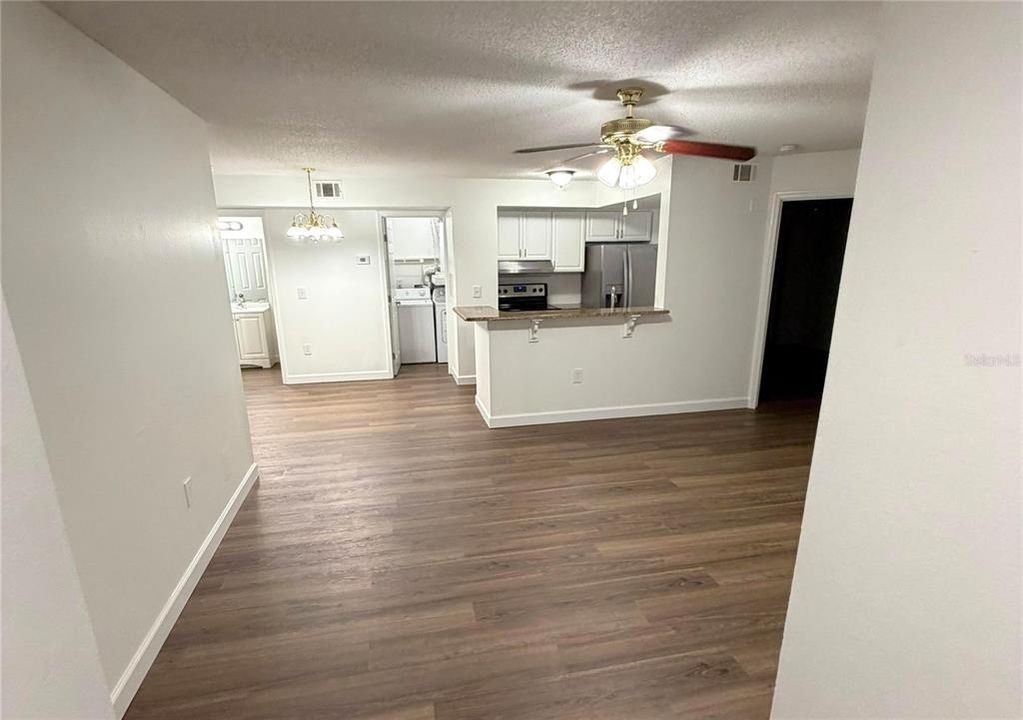 Activo con contrato: $169,900 (2 camas, 2 baños, 967 Pies cuadrados)
