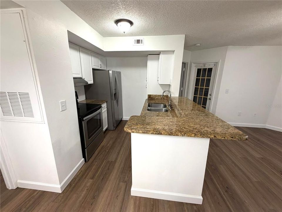 Activo con contrato: $169,900 (2 camas, 2 baños, 967 Pies cuadrados)
