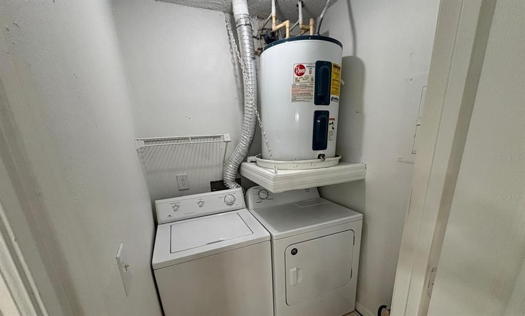 Activo con contrato: $169,900 (2 camas, 2 baños, 967 Pies cuadrados)