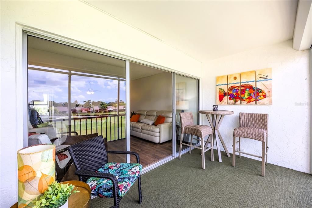 For Sale: $125,000 (2 beds, 2 baths, 891 Square Feet)