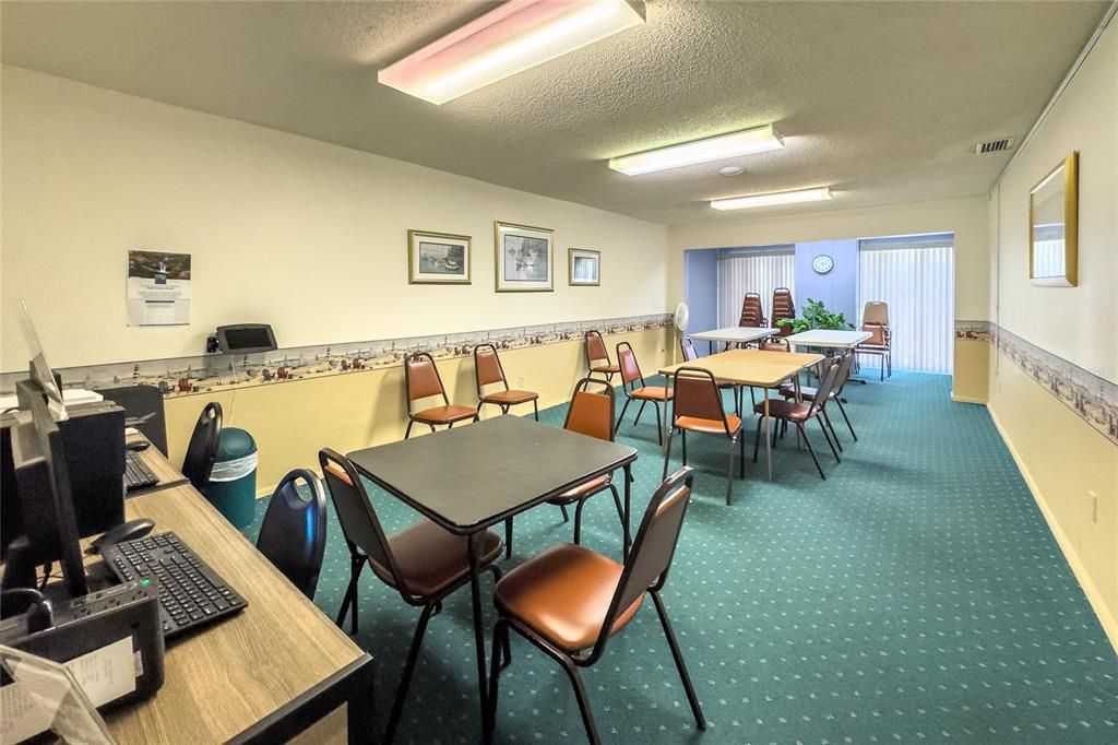 For Sale: $125,000 (2 beds, 2 baths, 891 Square Feet)
