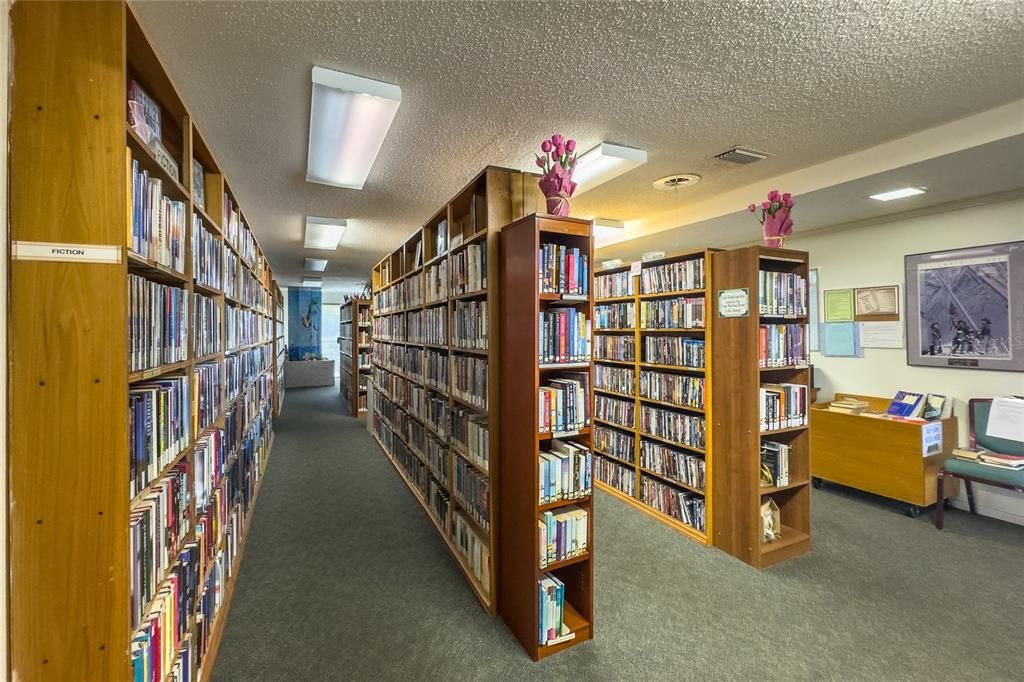 For Sale: $125,000 (2 beds, 2 baths, 891 Square Feet)