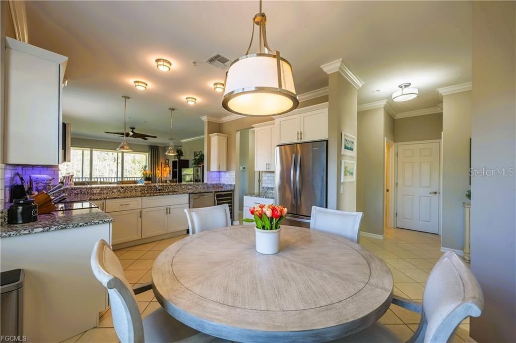 Active With Contract: $329,900 (2 beds, 2 baths, 1599 Square Feet)