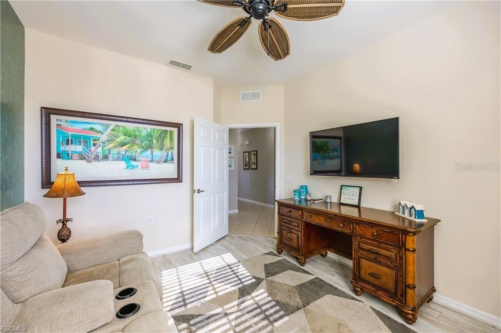 Active With Contract: $329,900 (2 beds, 2 baths, 1599 Square Feet)
