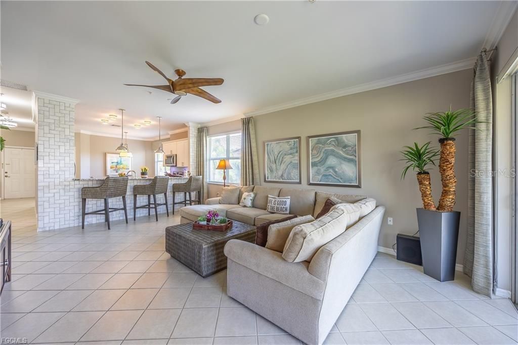 Active With Contract: $329,900 (2 beds, 2 baths, 1599 Square Feet)