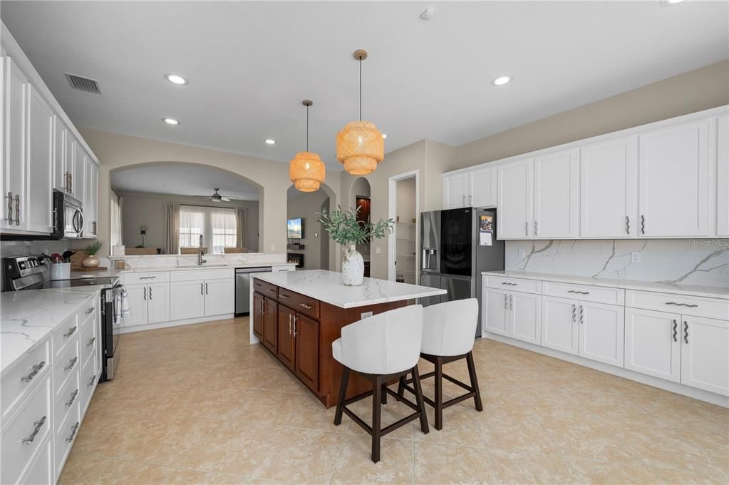 For Sale: $625,000 (5 beds, 4 baths, 4067 Square Feet)