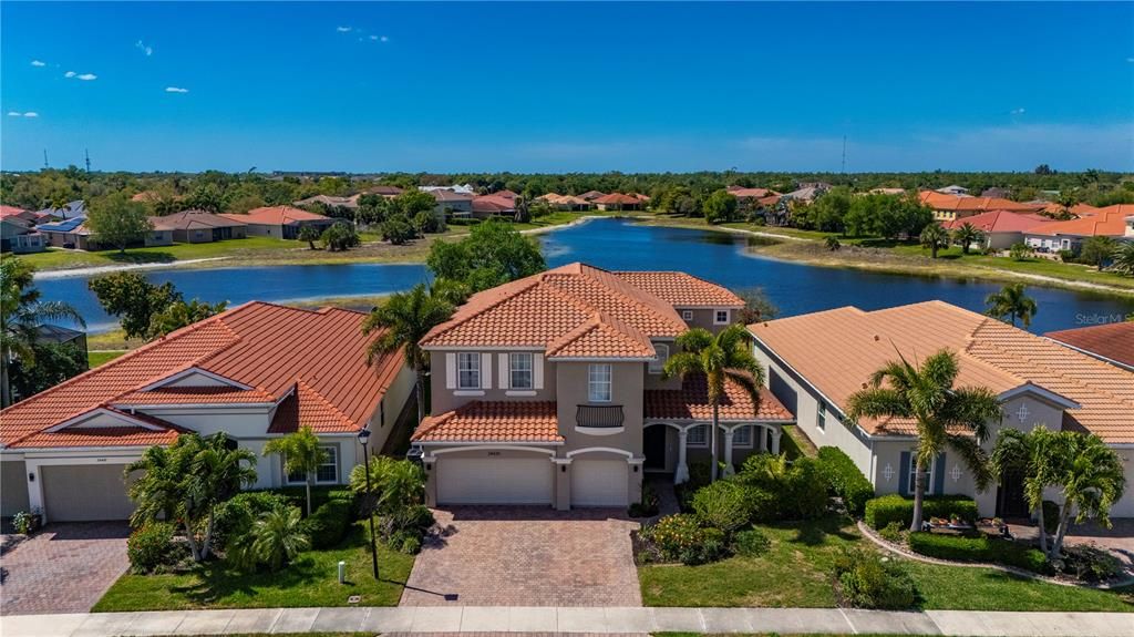 For Sale: $625,000 (5 beds, 4 baths, 4067 Square Feet)