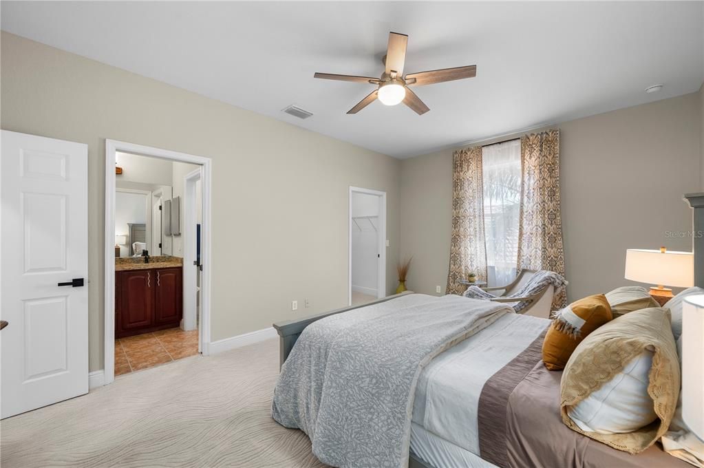 For Sale: $625,000 (5 beds, 4 baths, 4067 Square Feet)