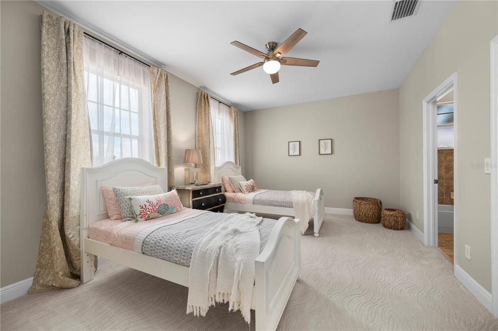 For Sale: $625,000 (5 beds, 4 baths, 4067 Square Feet)
