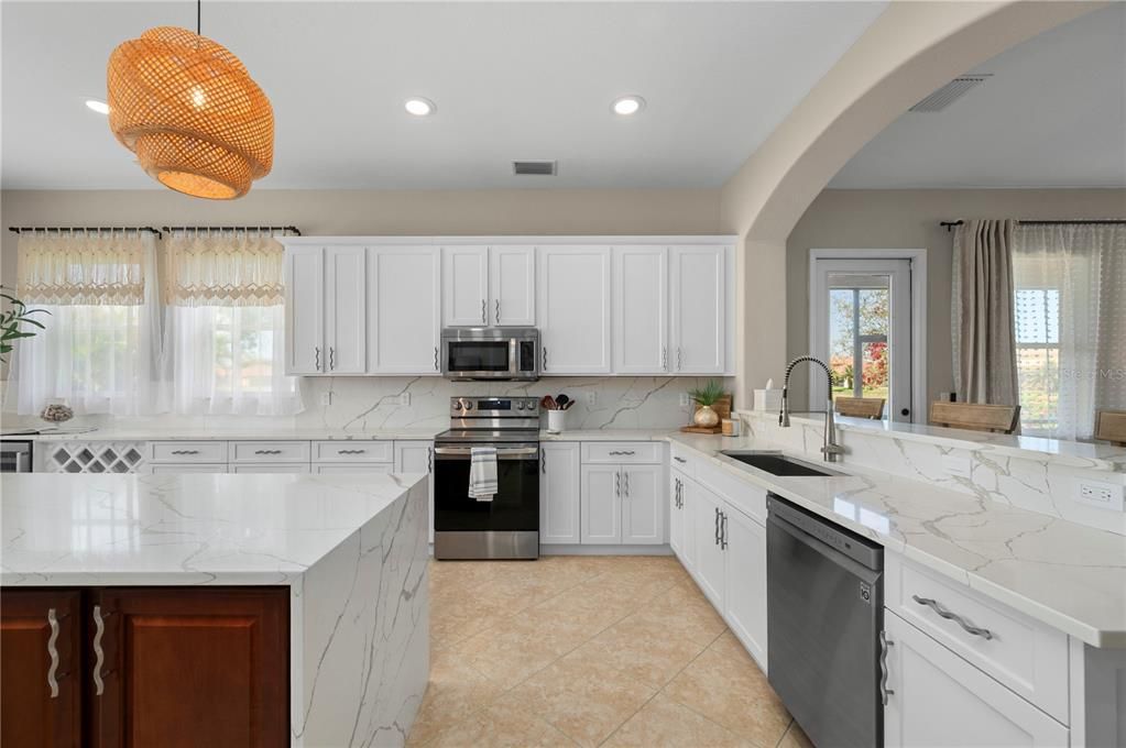 For Sale: $625,000 (5 beds, 4 baths, 4067 Square Feet)