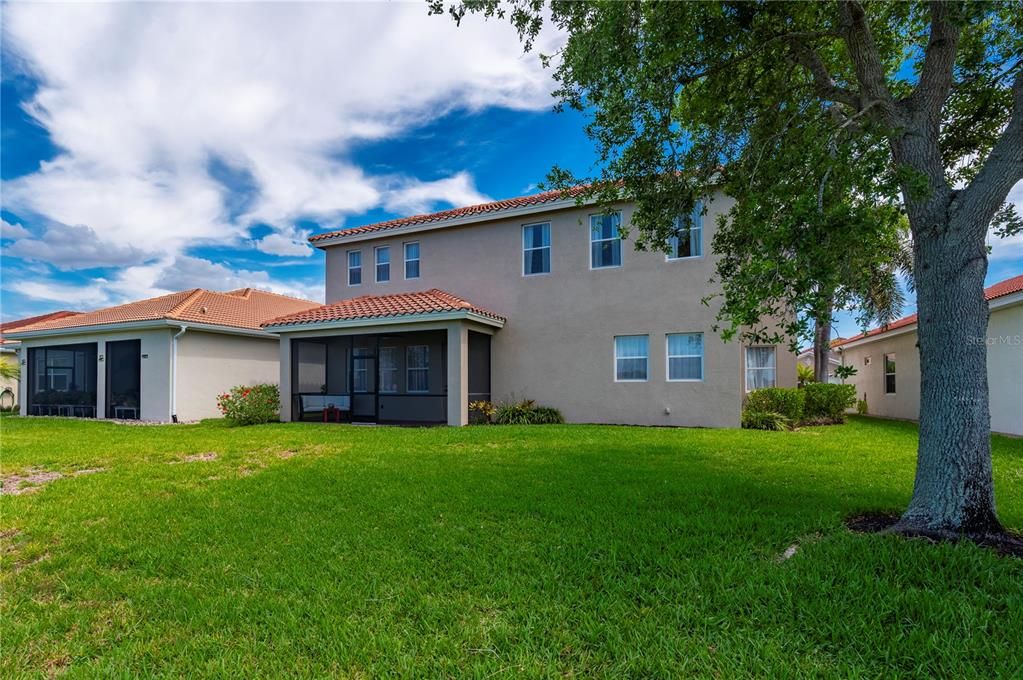 For Sale: $625,000 (5 beds, 4 baths, 4067 Square Feet)
