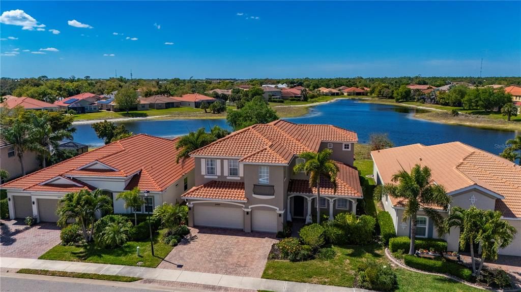 For Sale: $625,000 (5 beds, 4 baths, 4067 Square Feet)