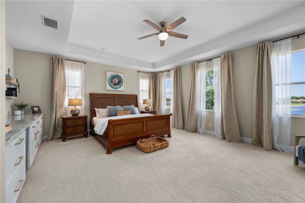 For Sale: $625,000 (5 beds, 4 baths, 4067 Square Feet)