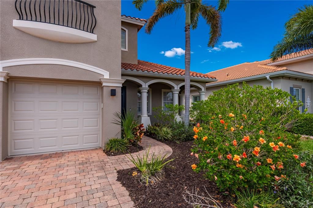 For Sale: $625,000 (5 beds, 4 baths, 4067 Square Feet)