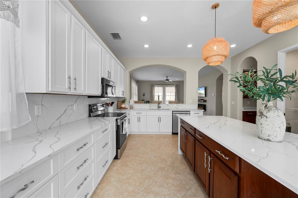 For Sale: $625,000 (5 beds, 4 baths, 4067 Square Feet)
