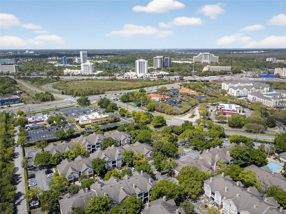 Под контрактом: $179,900 (1 спален, 1 ванн, 915 Квадратных фут)