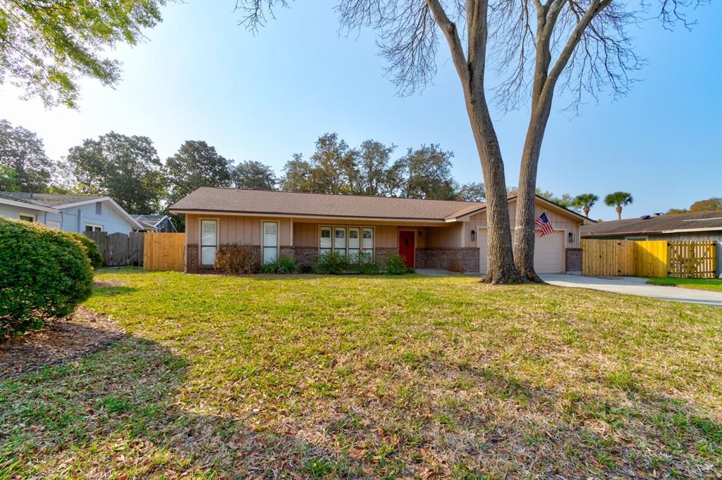 Recently Sold: $399,900 (3 beds, 2 baths, 1986 Square Feet)