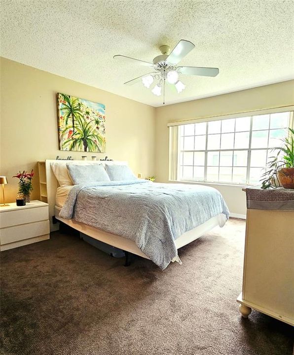 На продажу: $299,900 (3 спален, 2 ванн, 1534 Квадратных фут)