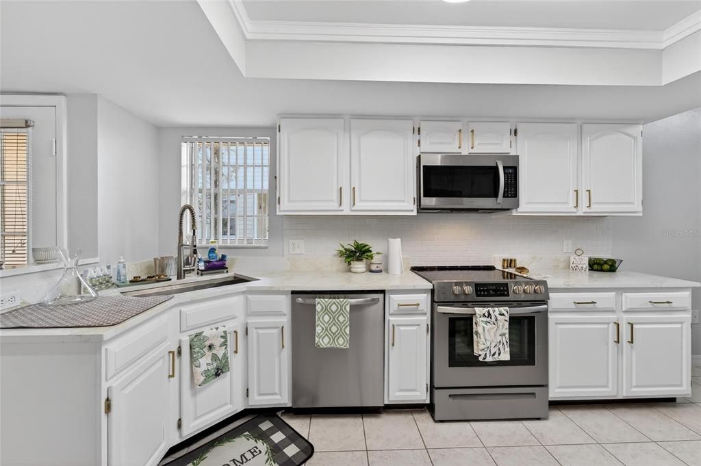 На продажу: $299,900 (3 спален, 2 ванн, 1534 Квадратных фут)