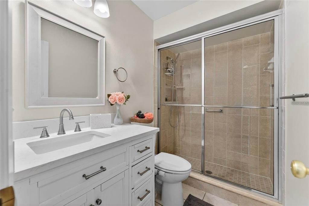 На продажу: $299,900 (3 спален, 2 ванн, 1534 Квадратных фут)