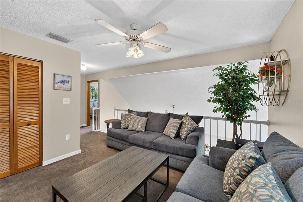 На продажу: $299,900 (3 спален, 2 ванн, 1534 Квадратных фут)