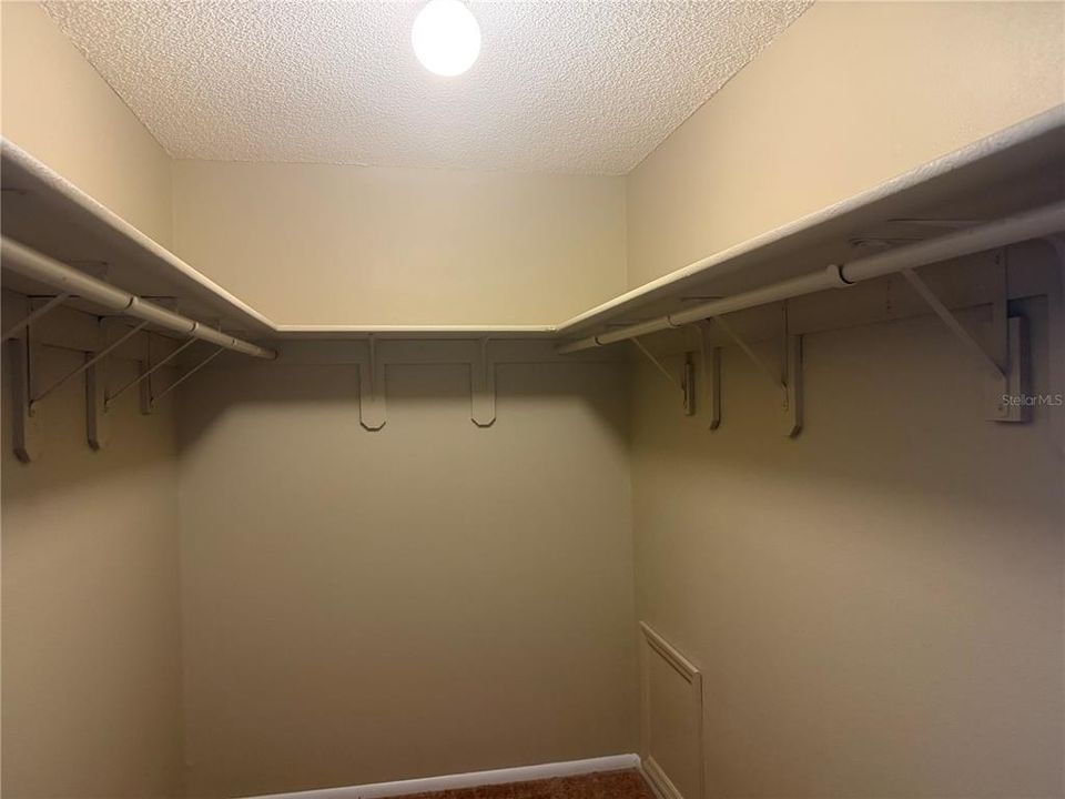 For Sale: $149,500 (2 beds, 2 baths, 1252 Square Feet)