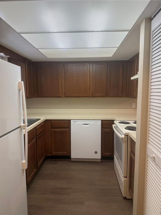 For Sale: $149,500 (2 beds, 2 baths, 1252 Square Feet)