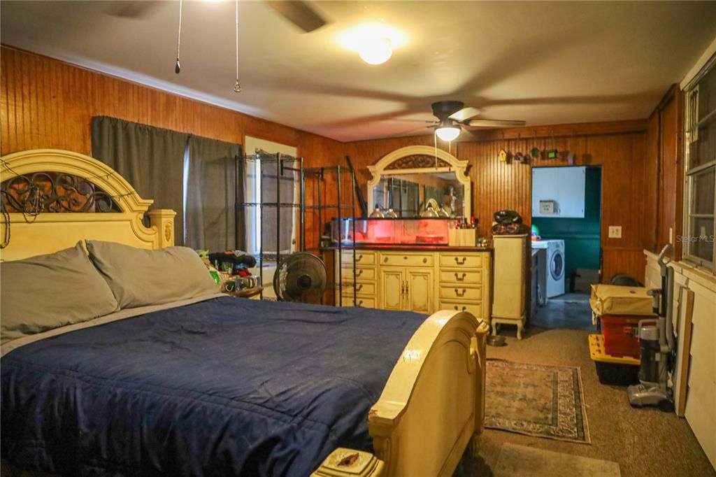 For Sale: $330,900 (0 beds, 0 baths, 924 Square Feet)